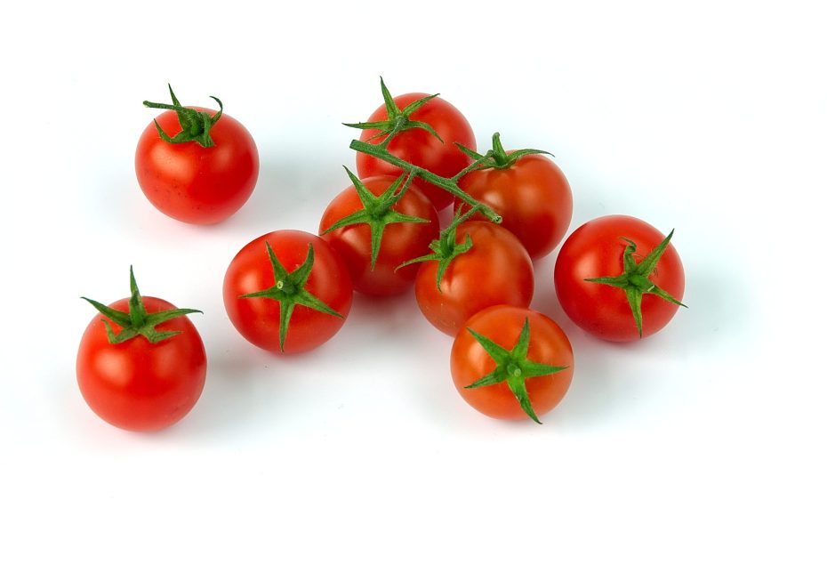Cuidado experto del tomate cherry en maceta: consejos para un cultivo exitoso