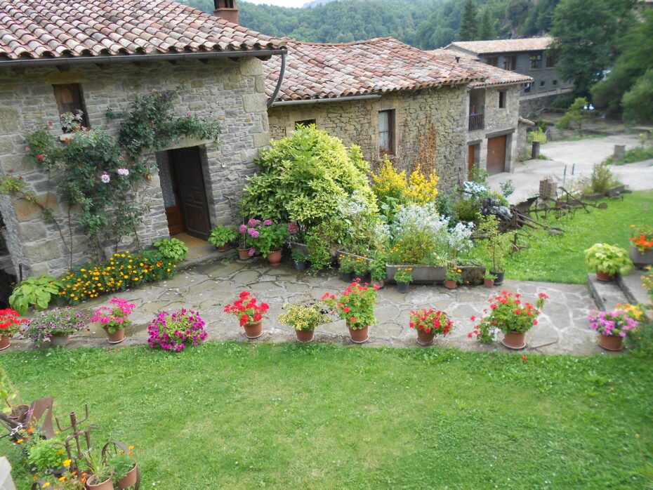 Encantadores jardines rústicos: descubre cómo crearlos