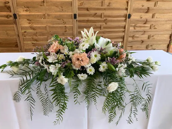 Floristería Flores Con Ilusión Badajoz - Centros y Ramos de flores - Badajoz