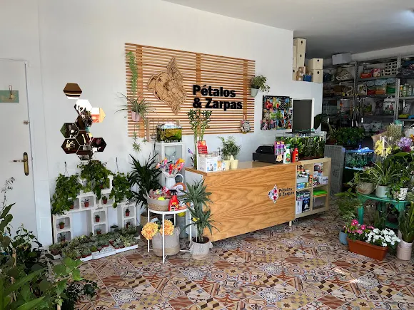 Pétalos y zarpas
