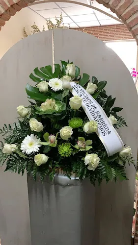 FLORES LA GARMIA - Floristería en Los Corrales de Buelna