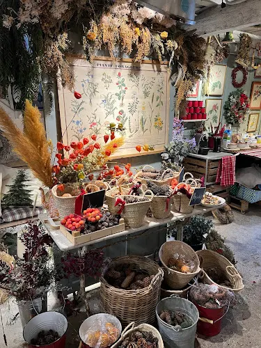 Harvest Wood And Flowers - Floristería en Penagos