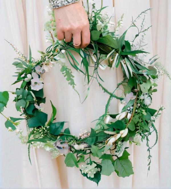 Aro de flores la última tendencia en ramos para novias